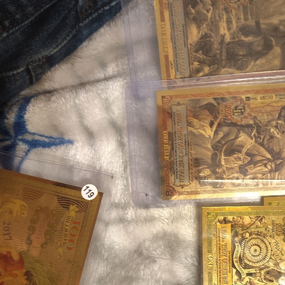 Goldback Collectible Note Set - Metallic Gold Design - Picture 7 of 12